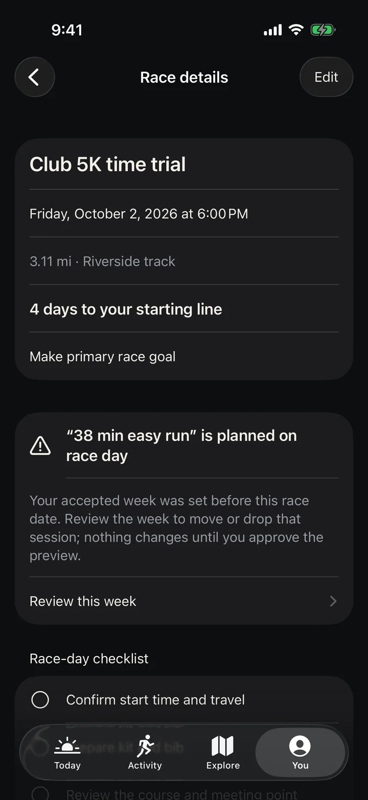 A race detail screen warning that a planned session falls on race day, with a link to review the week.